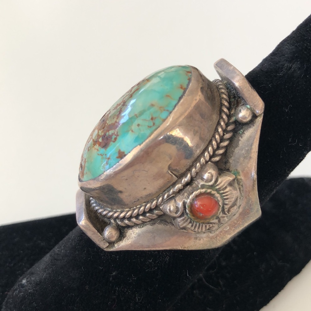 Vintage silver and turquoise oval and coral ring - Picture 15 of 16